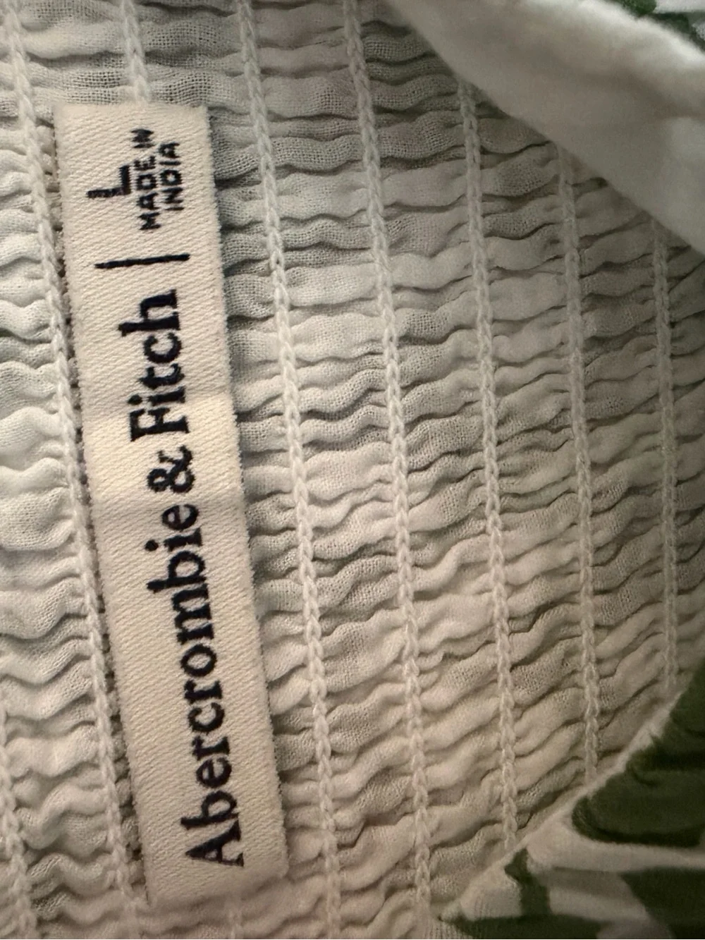 Abercrombie & Fitch lightweight leaf